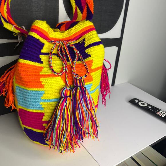 Colombian Handmade Mochila Small Wayuu Bag Vibrant Yellow with Tassels - Picture 3 of 12
